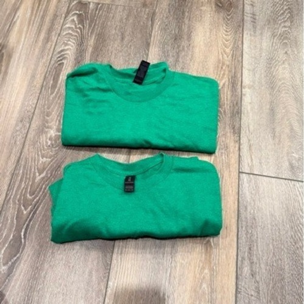 Lot of 2 Gildan Mens Green Crewneck Short Sleeve T-Shirts Size Medium